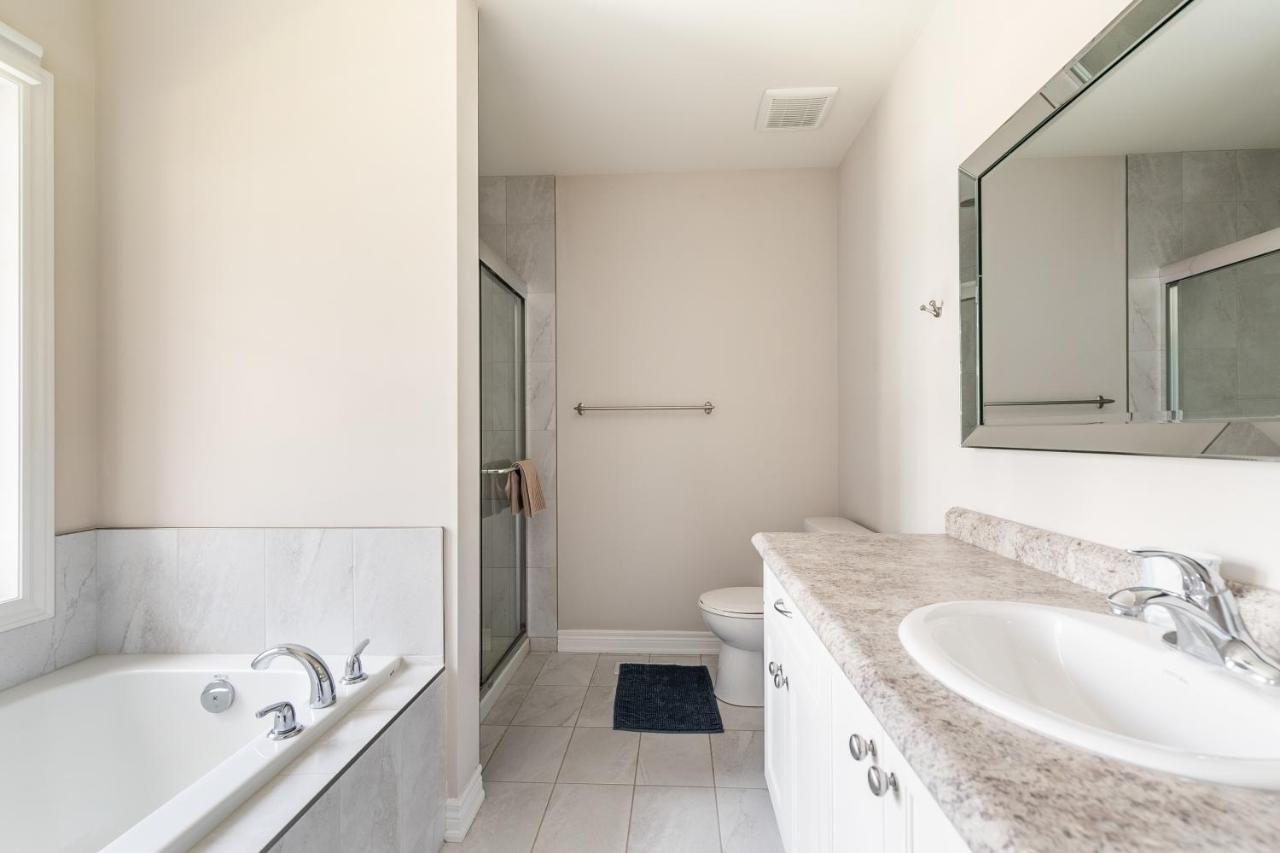 Modern Hamilton Homes Lake Ontario Shore By Globalstay 외부 사진