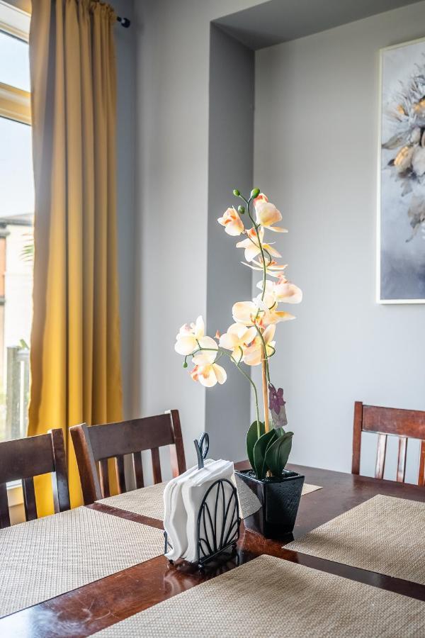 Modern Hamilton Homes Lake Ontario Shore By Globalstay 외부 사진